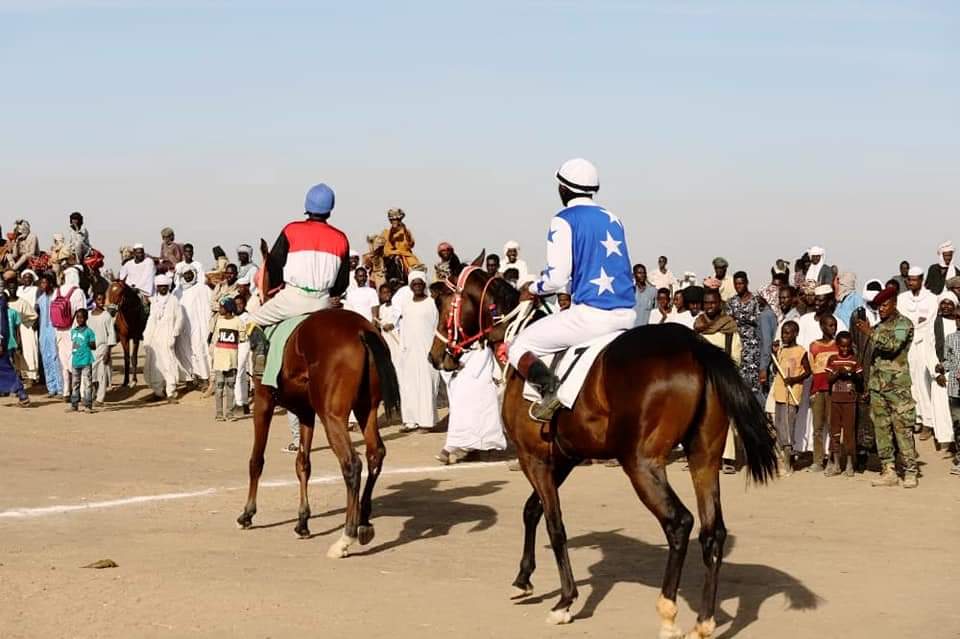 قائد الدعم السريع بوسط دارفور يشهد إفتتاح سباق الفروسية والهجن ضمن إحتفالات البلاد بأعياد الإستقلال 1 المسار نيوز قائد الدعم السريع بوسط دارفور يشهد إفتتاح سباق الفروسية والهجن ضمن إحتفالات البلاد بأعياد الإستقلال