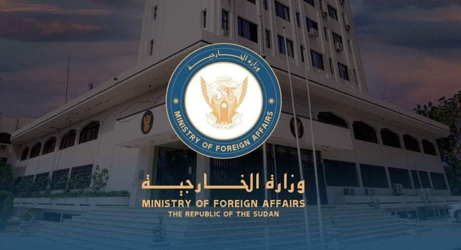 المسار نيوز وزارة الخارجية تناشد السودانيين عدم السفر لأوكرانيا وتنصح بمغادرة من تسمح ظروفهم، نظراً للوضع الحرج والدقيق الذي يخيم على أوكرانيا.