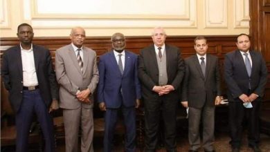 د. جبريل إبراهيم يلتقي وزير الزراعة واستصلاح الأراضي المصري، بحث الجانبان سبل تعزيز التعاون بين البلدين في مجال التدريب وبناء القدرات والاستثمار الزراعي. 7 المسار نيوز د. جبريل إبراهيم يلتقي وزير الزراعة واستصلاح الأراضي المصري، بحث الجانبان سبل تعزيز التعاون بين البلدين في مجال التدريب وبناء القدرات والاستثمار الزراعي.