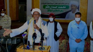 الفريق اول دقلو: مستعدون للعودة للثكنات لكننا لن نسلمها لمن يتلقون رواتبهم من السفارات 3 المسار نيوز الفريق اول دقلو: مستعدون للعودة للثكنات لكننا لن نسلمها لمن يتلقون رواتبهم من السفارات