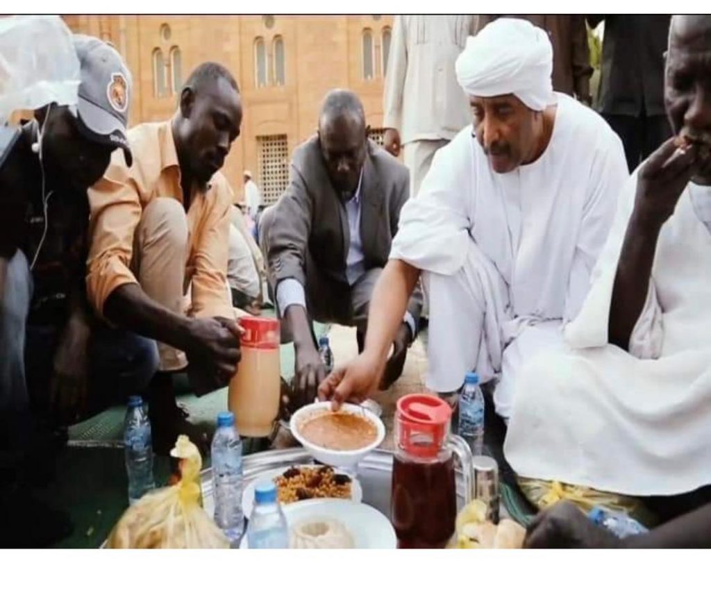 البرهان في برش الشعب. 1 المسار نيوز البرهان في برش الشعب.