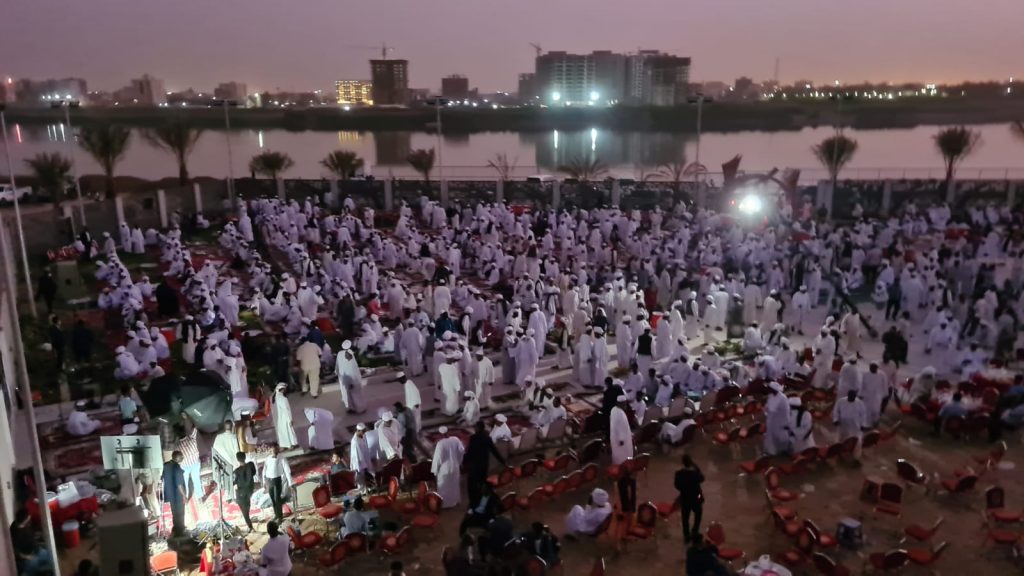 في سرادق إفطار شيخ العرب عمر احمد عطا المنان : الفريق حميدتي والناظر ترك والأعيان وشيوخ الطرق الصوفية كانوا حضوراً 5 المسار نيوز في سرادق إفطار شيخ العرب عمر احمد عطا المنان : الفريق حميدتي والناظر ترك والأعيان وشيوخ الطرق الصوفية كانوا حضوراً