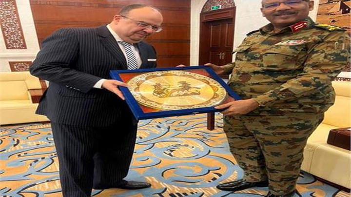 السفير المصري في الخرطوم يلتقي عضو مجلس السيادة الانتقالي في السودان 1 المسار نيوز السفير المصري في الخرطوم يلتقي عضو مجلس السيادة الانتقالي في السودان