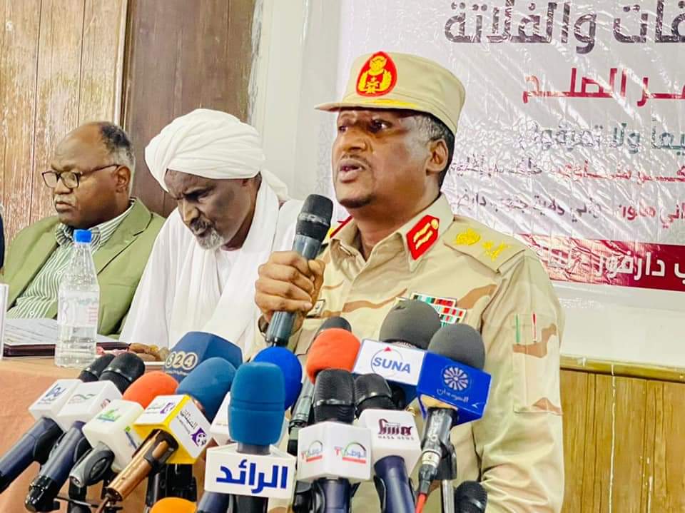 بمبادرة من عبد الرحيم دقلو .. الرزيقات والفلاتة يتفقان على وقف العدائيات 1 المسار نيوز بمبادرة من عبد الرحيم دقلو .. الرزيقات والفلاتة يتفقان على وقف العدائيات