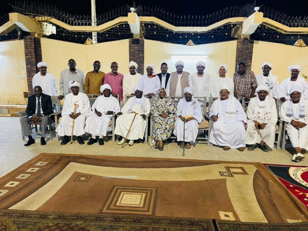 لقاء الامة القومي والاتحادي الأصليوماً تاريخياً في المشهد السياسي السوداني يجمع الكبار ،حزباً وقيادتاً. 8 المسار نيوز لقاء الامة القومي والاتحادي الأصليوماً تاريخياً في المشهد السياسي السوداني يجمع الكبار ،حزباً وقيادتاً.