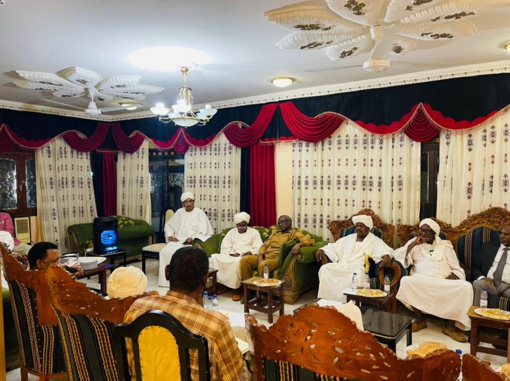 لقاء الامة القومي والاتحادي الأصليوماً تاريخياً في المشهد السياسي السوداني يجمع الكبار ،حزباً وقيادتاً. 6 المسار نيوز لقاء الامة القومي والاتحادي الأصليوماً تاريخياً في المشهد السياسي السوداني يجمع الكبار ،حزباً وقيادتاً.