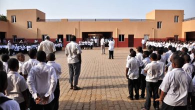 بسبب زيادة الرسوم.. تربية الخرطوم تدعو أولياء الأمور لنقل أبنائهم من مدارس الخاصة للحكومية. 3 المسار نيوز بسبب زيادة الرسوم.. تربية الخرطوم تدعو أولياء الأمور لنقل أبنائهم من مدارس الخاصة للحكومية.