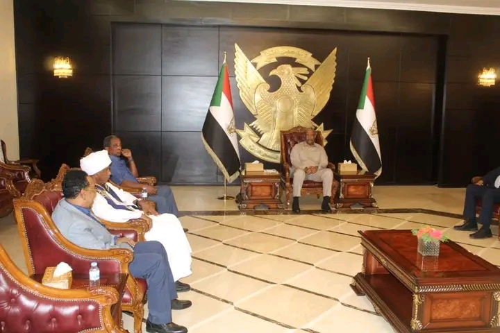 عقب لقائهم البرهان.. مبادرة لرجال الأعمال السودانيين لدعم متضرري السيول والفيضانات 1 المسار نيوز عقب لقائهم البرهان.. مبادرة لرجال الأعمال السودانيين لدعم متضرري السيول والفيضانات