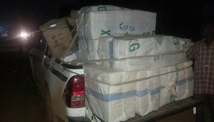 مباحث الخرطوم تضبط مهرب بحوزته (8) طرود من الكريمات النسائية الممنوعة. 1 المسار نيوز مباحث الخرطوم تضبط مهرب بحوزته (8) طرود من الكريمات النسائية الممنوعة.