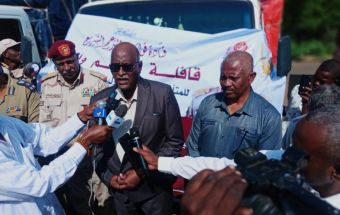 وصول أولي قوافل قوات الدعم السريع لدرء اثار السيول بولاية الجزيرة. 3 المسار نيوز وصول أولي قوافل قوات الدعم السريع لدرء اثار السيول بولاية الجزيرة.