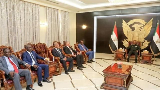 البرهان يقدم شرح سياسيا لتطورات الأوضاع بالبلاد لسفراء الجدد. 1 المسار نيوز البرهان يقدم شرح سياسيا لتطورات الأوضاع بالبلاد لسفراء الجدد.