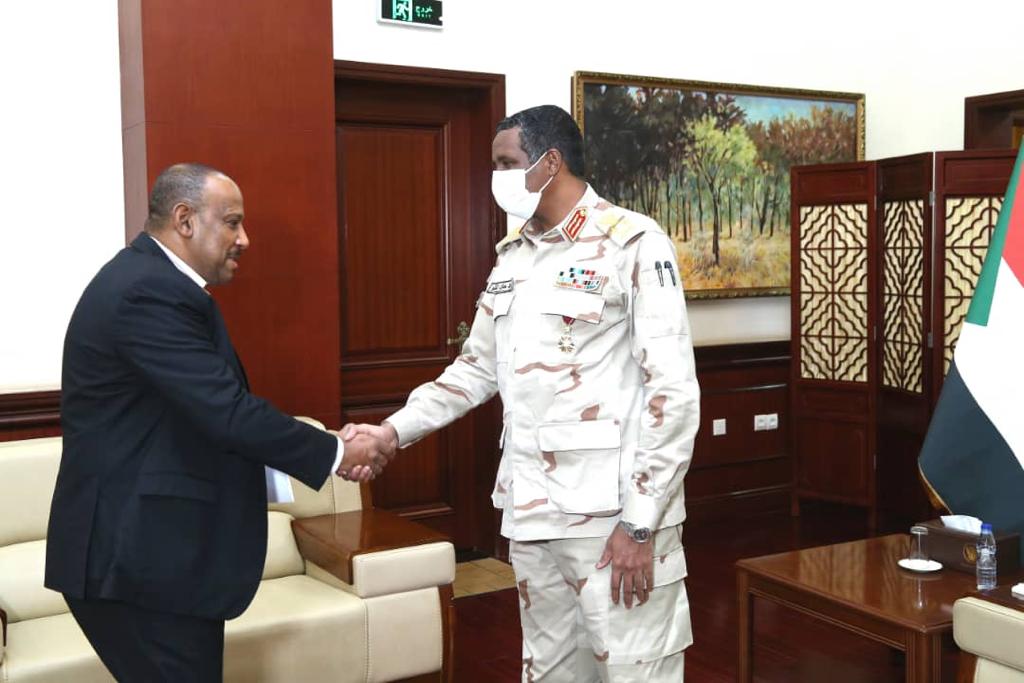 نائب رئيس مجلس السيادة يطلع على مسار العمل الأولمبي والرياضي بالبلاد. 1 المسار نيوز نائب رئيس مجلس السيادة يطلع على مسار العمل الأولمبي والرياضي بالبلاد.
