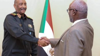 لقاء بين”البرهان” ووزير الاتصالات يؤمّن على”محاربة الجريمة والفساد” 15 المسار نيوز لقاء بين”البرهان” ووزير الاتصالات يؤمّن على”محاربة الجريمة والفساد”