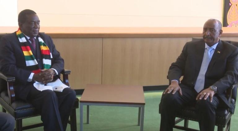 البرهان والرئيس الزمبابوي يتفقان على انتظام اجتماعات اللجان الوزارية 1 المسار نيوز البرهان والرئيس الزمبابوي يتفقان على انتظام اجتماعات اللجان الوزارية