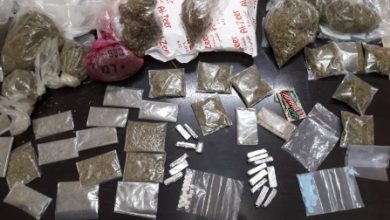 الشرطة تلقي القبض علي (15) متهمأ من مروجي المخدرات بالبحر الأحمر 2 المسار نيوز الشرطة تلقي القبض علي (15) متهمأ من مروجي المخدرات بالبحر الأحمر