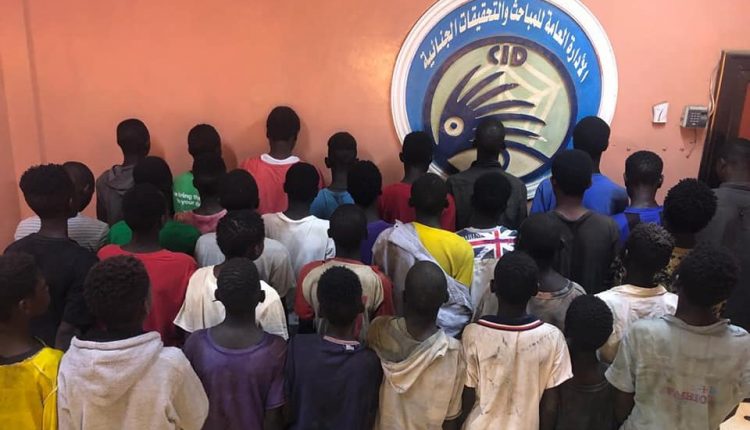 حملة تلقي القبض على( 34) متهمًا من القصر بولاية البحر الأحمر 1 المسار نيوز حملة تلقي القبض على( 34) متهمًا من القصر بولاية البحر الأحمر