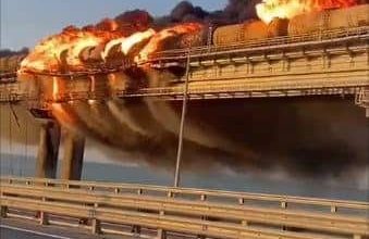 انفجار ضخم في جسر يربط روسيا بالقرم 4 المسار نيوز انفجار ضخم في جسر يربط روسيا بالقرم