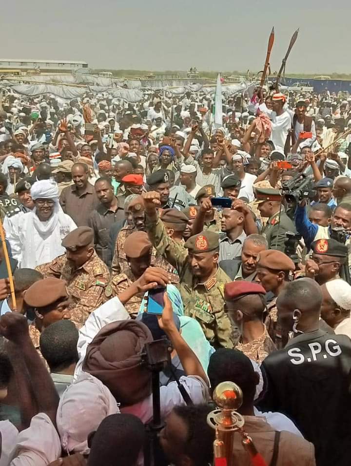 البرهان :ما يشاع عن أنحياز للمؤتمر الوطني سواقة بالخلاء 1 المسار نيوز البرهان :ما يشاع عن أنحياز للمؤتمر الوطني سواقة بالخلاء