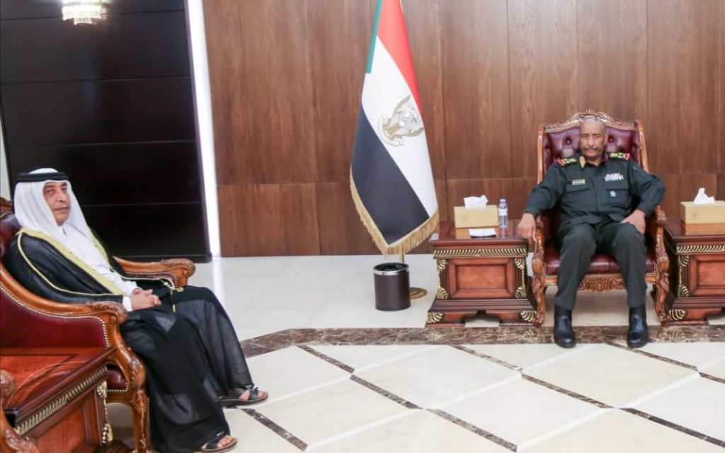 البرهان يمنح السفير القطري وسام النيلين من الطبقة الأولى بمناسبة انتهاء فترة عمله بالبلاد  1 المسار نيوز البرهان يمنح السفير القطري وسام النيلين من الطبقة الأولى بمناسبة انتهاء فترة عمله بالبلاد