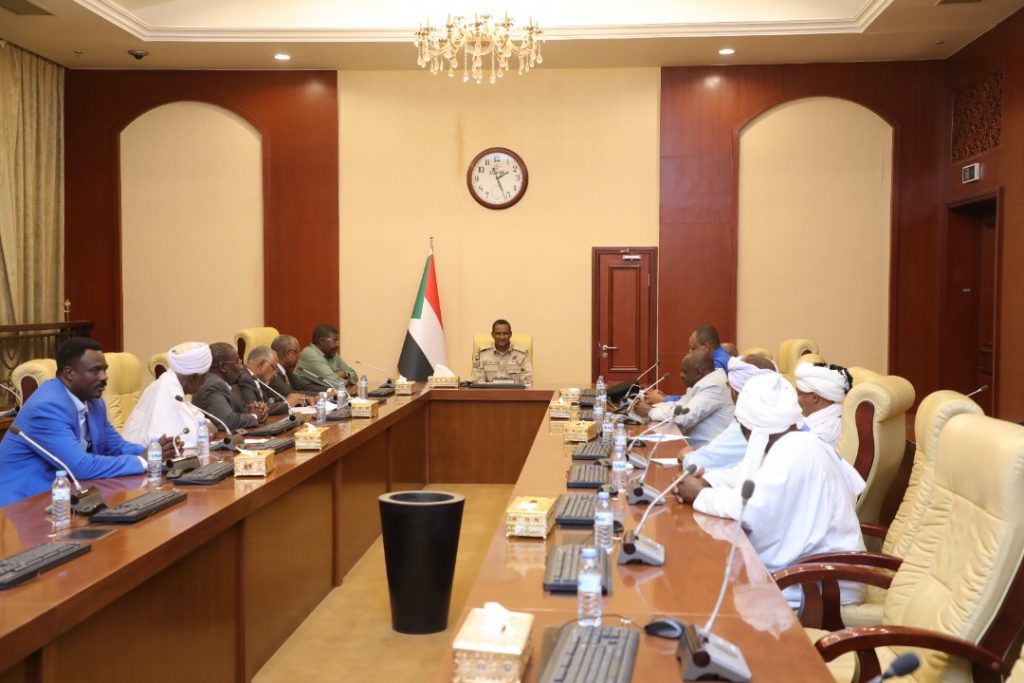 دقلو يوجه بتوفير المساعدات للمتضررين من السيول بأبيي 1 المسار نيوز دقلو يوجه بتوفير المساعدات للمتضررين من السيول بأبيي