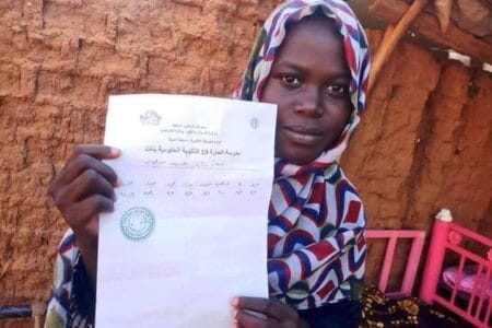 دقلو يعلن عن تبني الطالبة (رماز) بإكمال دراستها 1 المسار نيوز دقلو يعلن عن تبني الطالبة (رماز) بإكمال دراستها