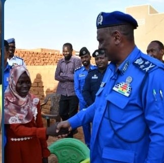 وزير الداخلية يزور اسرة الطالبة المتفوقة ريماز ويكرمها لتفوقها في امتحانات الشهادة السودانية 1 المسار نيوز وزير الداخلية يزور اسرة الطالبة المتفوقة ريماز ويكرمها لتفوقها في امتحانات الشهادة السودانية