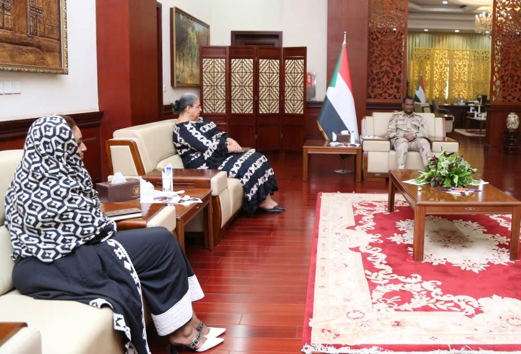 نائب رئيس مجلس السيادة يلتقي مبعوثة الأمين العام للأمم المتحدة للقرن الأفريقي 1 المسار نيوز نائب رئيس مجلس السيادة يلتقي مبعوثة الأمين العام للأمم المتحدة للقرن الأفريقي
