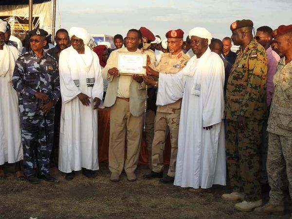والي وسط دارفور يشيد بجهود( الدعم السريع) في حل النزاعات القبلية 1 المسار نيوز والي وسط دارفور يشيد بجهود( الدعم السريع) في حل النزاعات القبلية