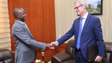 د.الهادي إدريس يلتقي سفير مملكة النرويج لدى السودان 3 المسار نيوز د.الهادي إدريس يلتقي سفير مملكة النرويج لدى السودان