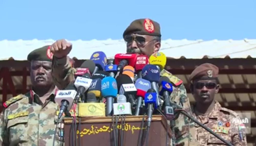 البرهان: (الجيش) خط احمر ولن نقبل بأي تسوية سياسية لتفكيكه 1 المسار نيوز البرهان: (الجيش) خط احمر ولن نقبل بأي تسوية سياسية لتفكيكه