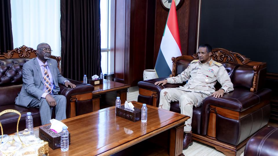 نائب رئيس مجلس السيادة يطمئن على الأوضاع بجنوب كردفان 1 المسار نيوز نائب رئيس مجلس السيادة يطمئن على الأوضاع بجنوب كردفان