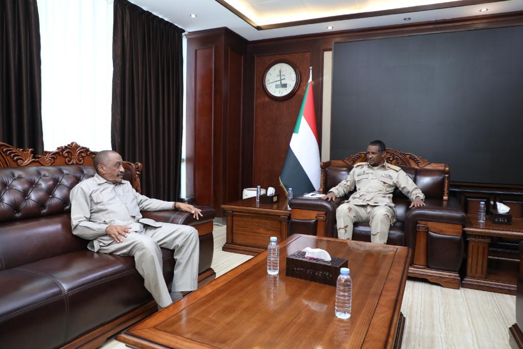 نائب رئيس مجلس السيادة يلتقي والي ولاية القضارف 1 المسار نيوز نائب رئيس مجلس السيادة يلتقي والي ولاية القضارف
