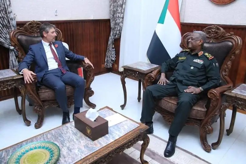 الفريق أول ركن ياسر العطا يلتقي السفير البريطاني 1 المسار نيوز الفريق أول ركن ياسر العطا يلتقي السفير البريطاني