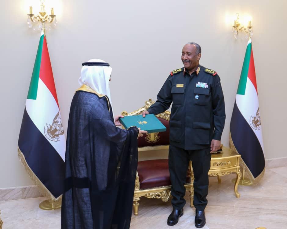 البرهان يتسلم دعوة رسمية من الملك سلمان للمشاركة في القمة العربية الصينية بالرياض 1 المسار نيوز البرهان يتسلم دعوة رسمية من الملك سلمان للمشاركة في القمة العربية الصينية بالرياض