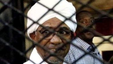 الرئيس السوداني السابق عمر البشير في جلسة محاكمة المتهمين بتدبير انقلاب 30 يونيو، "أتحمل كامل المسؤولية عما تم في 30 يونيو، وأعلم أن الاعتراف هو سيد الأدلة" 2 المسار نيوز الرئيس السوداني السابق عمر البشير في جلسة محاكمة المتهمين بتدبير انقلاب 30 يونيو، "أتحمل كامل المسؤولية عما تم في 30 يونيو، وأعلم أن الاعتراف هو سيد الأدلة"