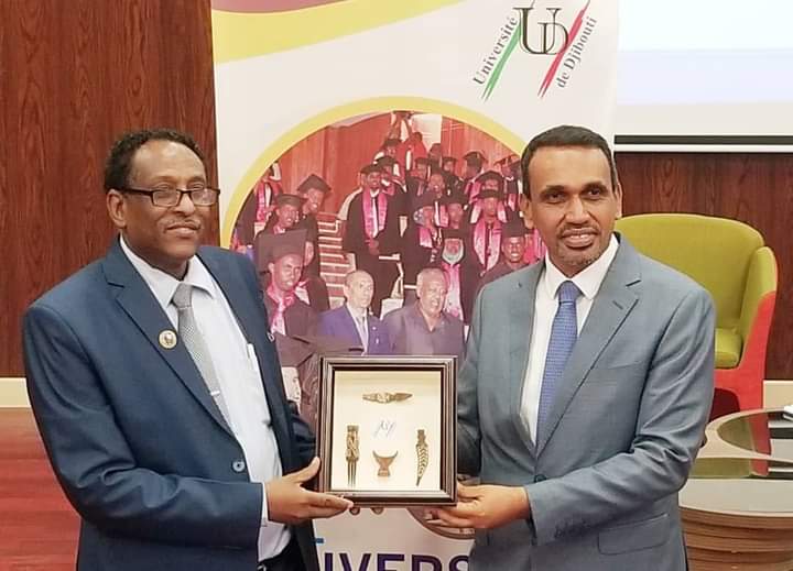 مدير جامعة الخرطوم يرأس إجتماع المجلس الأعلى لجامعات دول "الإيقاد" 1 المسار نيوز مدير جامعة الخرطوم يرأس إجتماع المجلس الأعلى لجامعات دول "الإيقاد"