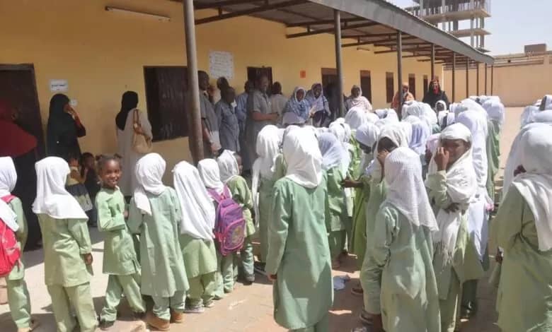 (12) ألف مدرسة توصد أبوابها استجابة لإضراب المعلمين بالسودان 1 المسار نيوز (12) ألف مدرسة توصد أبوابها استجابة لإضراب المعلمين بالسودان