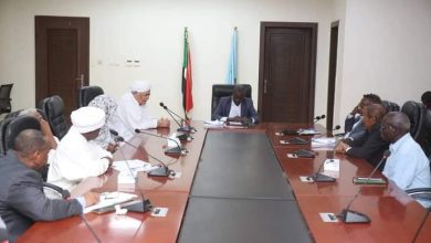 والي الخرطوم يعرب عن تقديره لمبادرة قدامى الاداريين بالعمل طوعاً 3 المسار نيوز والي الخرطوم يعرب عن تقديره لمبادرة قدامى الاداريين بالعمل طوعاً