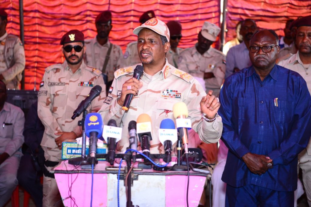 حميدتي : نحن مثل الذهب "والدايرنا يجينا عديل نحنا جاهزين" 1 المسار نيوز حميدتي : نحن مثل الذهب "والدايرنا يجينا عديل نحنا جاهزين"