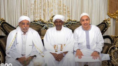 حميدتي يرحب بالخليفة العام للطريقة التجانية ويدعوه للتضرع بالدعاء للسودان وشعبه 4 المسار نيوز حميدتي يرحب بالخليفة العام للطريقة التجانية ويدعوه للتضرع بالدعاء للسودان وشعبه