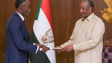 البرهان يطلع على تطورات الأوضاع في تشاد ويتسلم دعوة لزيارة انجمينا 6 المسار نيوز البرهان يطلع على تطورات الأوضاع في تشاد ويتسلم دعوة لزيارة انجمينا