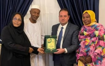 القاهرة تكرم أسرة شاب سوداني انقذ سيدة مصرية من الموت 5 المسار نيوز القاهرة تكرم أسرة شاب سوداني انقذ سيدة مصرية من الموت