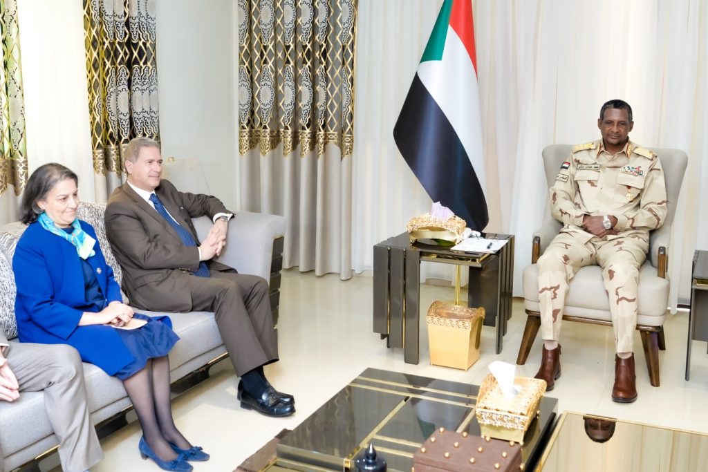 نائب رئيس مجلس السيادة يستقبل المبعوث الفرنسي للقرن الأفريقي 1 المسار نيوز نائب رئيس مجلس السيادة يستقبل المبعوث الفرنسي للقرن الأفريقي
