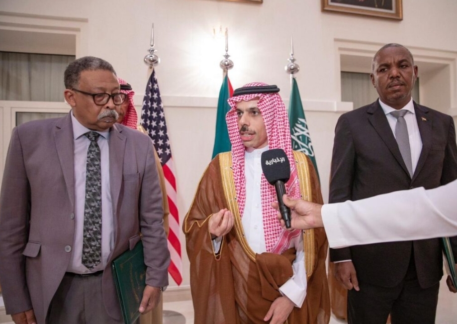 النص الكامل لاتفاقية وقف إطلاق النار قصير الأمد والترتيبات الإنسانية بين ممثلي القوات المسلحة السودانية وقوات الدعم السريع الموقعة في مدينة جدة 1 المسار نيوز النص الكامل لاتفاقية وقف إطلاق النار قصير الأمد والترتيبات الإنسانية بين ممثلي القوات المسلحة السودانية وقوات الدعم السريع الموقعة في مدينة جدة