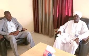 والي الخرطوم يجتمع بوكيل النيابة الاعلى لإستئناف عمل النيابة بكرري 5 المسار نيوز والي الخرطوم يجتمع بوكيل النيابة الاعلى لإستئناف عمل النيابة بكرري