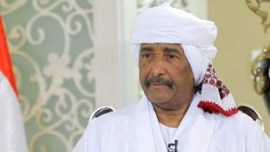 البرهان يجري إتصالاً هاتفياً مع أسرة الراحل الموسيقار الفنان محمد الأمين 3 المسار نيوز البرهان يجري إتصالاً هاتفياً مع أسرة الراحل الموسيقار الفنان محمد الأمين