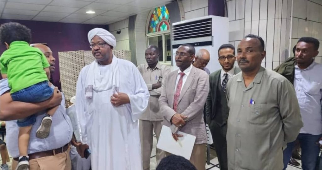 قنصل السودان بجدة يقف على عمليات استخراج الجواز الالكتروني 1 المسار نيوز قنصل السودان بجدة يقف على عمليات استخراج الجواز الالكتروني