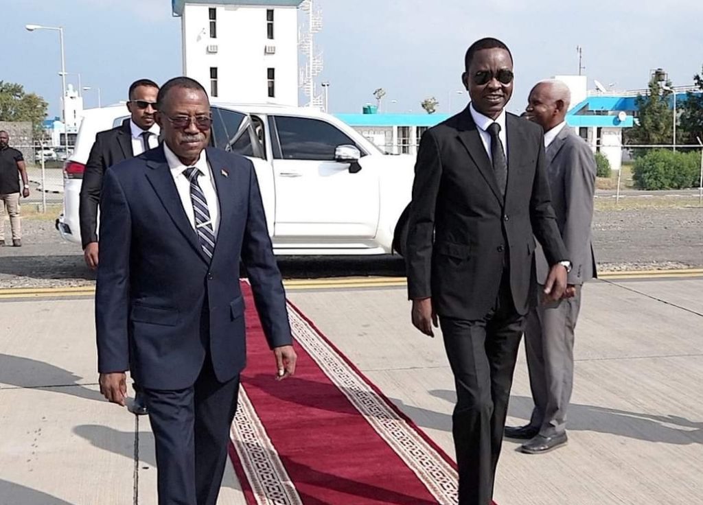 عضو السيادي الفريق أول ركن شمس الدين كباشي يتوجه إلى الكويت 1 المسار نيوز عضو السيادي الفريق أول ركن شمس الدين كباشي يتوجه إلى الكويت