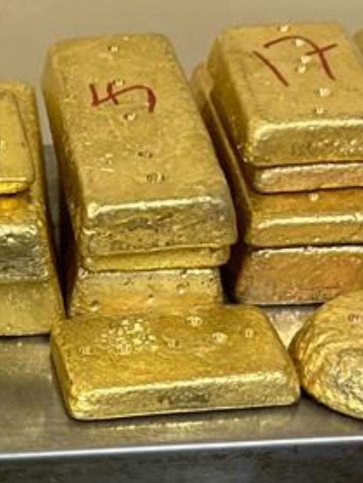 الموارد المعدنية تعلن تصدير 1.4 طن من الذهب خلال شهر و380 كيلو جرام حصيلة يوم واحد 1 المسار نيوز الموارد المعدنية تعلن تصدير 1.4 طن من الذهب خلال شهر و380 كيلو جرام حصيلة يوم واحد