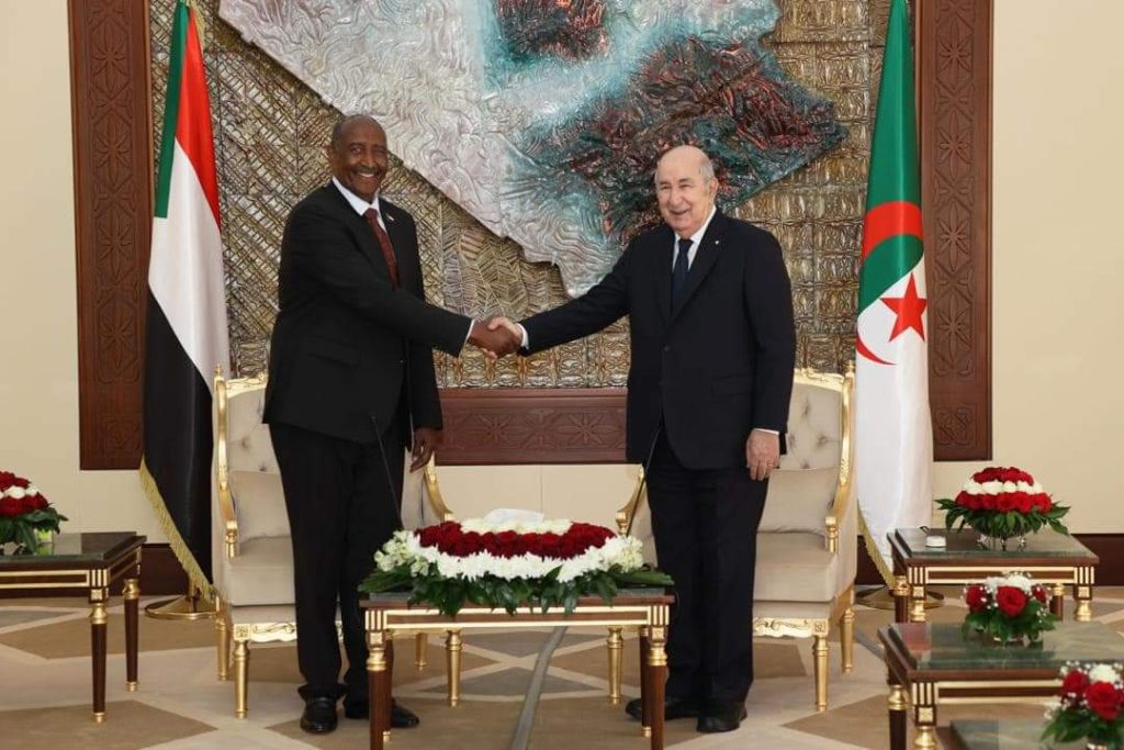 البرهان وتبون يجريان جلسة مباحثات ثنائية 1 المسار نيوز البرهان وتبون يجريان جلسة مباحثات ثنائية